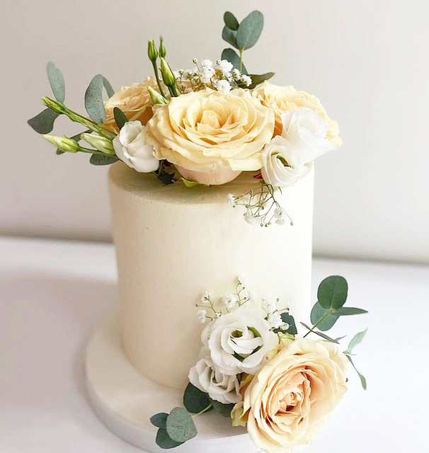 25 Stunning Single Tier Wedding Cakes | weddingsonline
